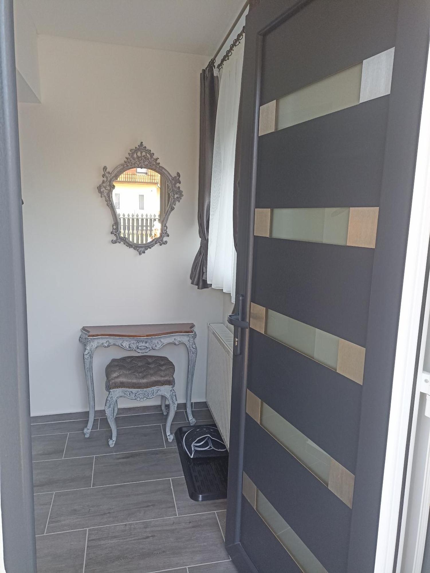 Nyirfa Apartmanhaz 잘라카로쉬 외부 사진